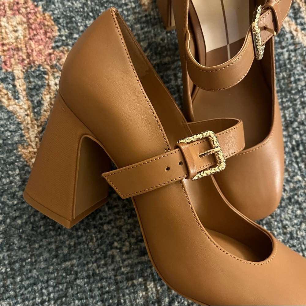 NEW Dolce Vita Women's Lakota Mary Jane Shoes in Caramel - Picture 6 of 9